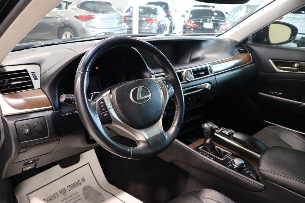 Photo 12 of this LEXUS GS