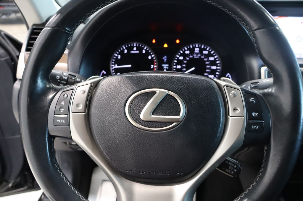 Photo 15 of this LEXUS GS