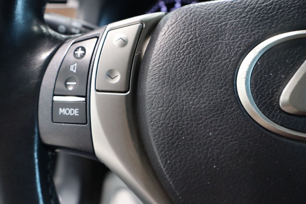 Photo 16 of this LEXUS GS