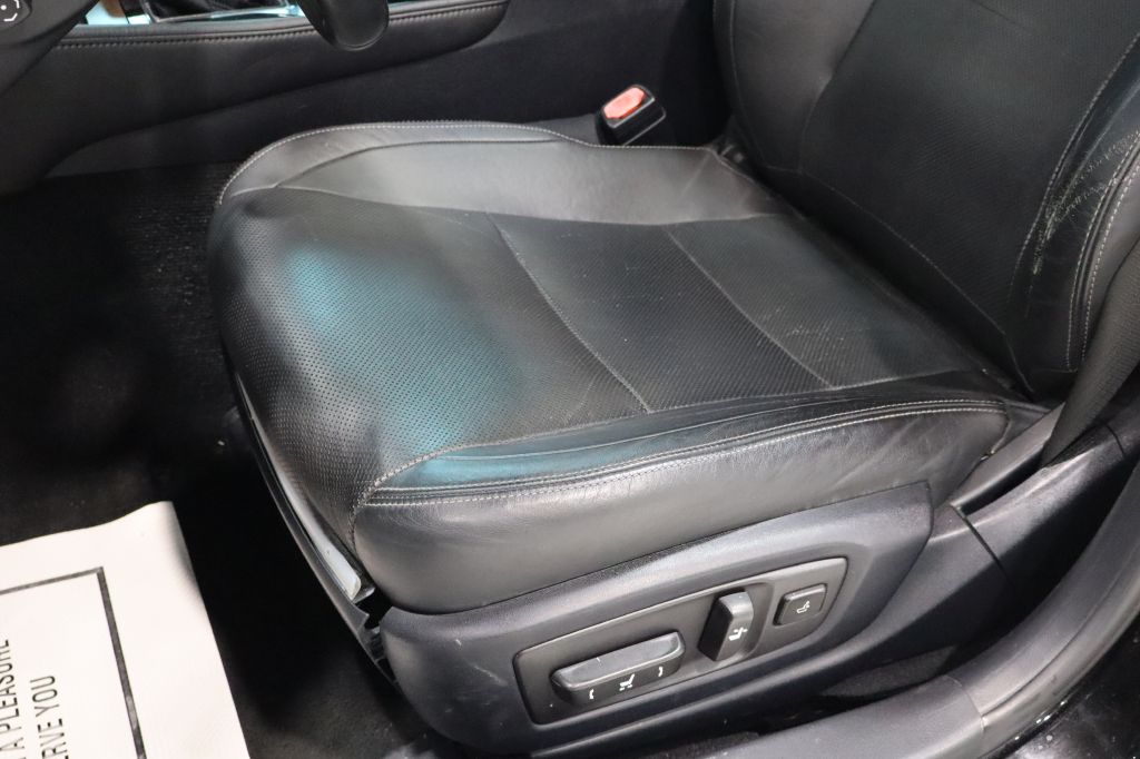 Photo 20 of this LEXUS GS