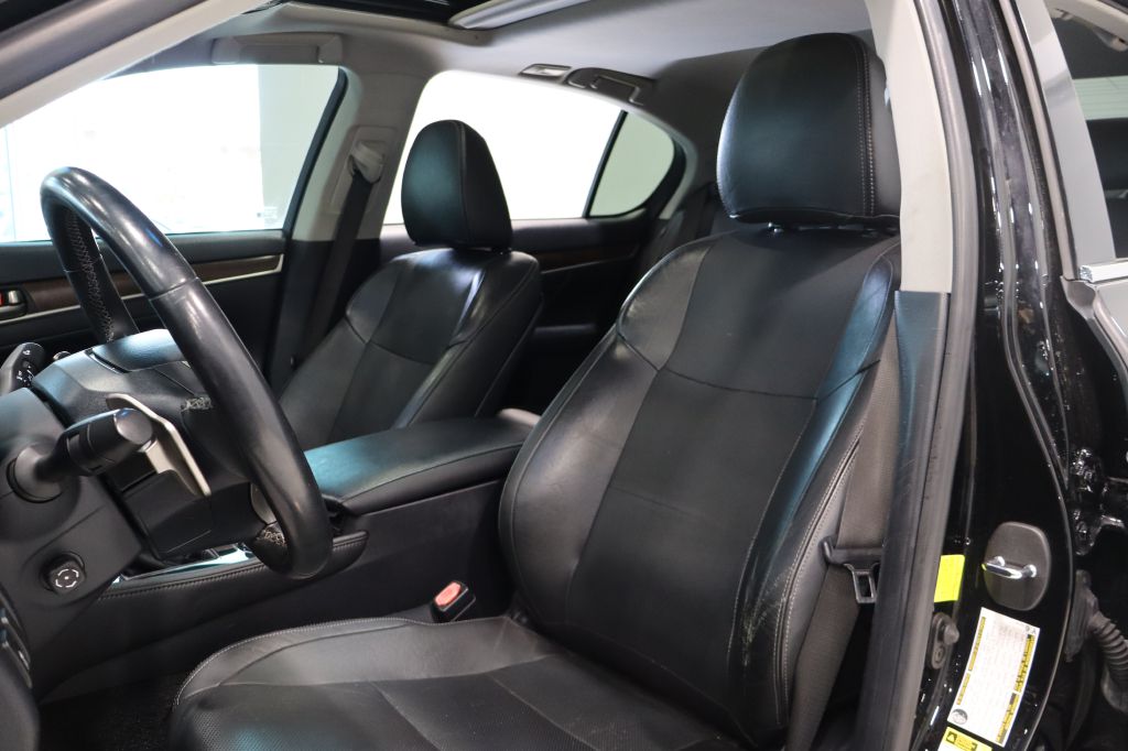 Photo 21 of this LEXUS GS