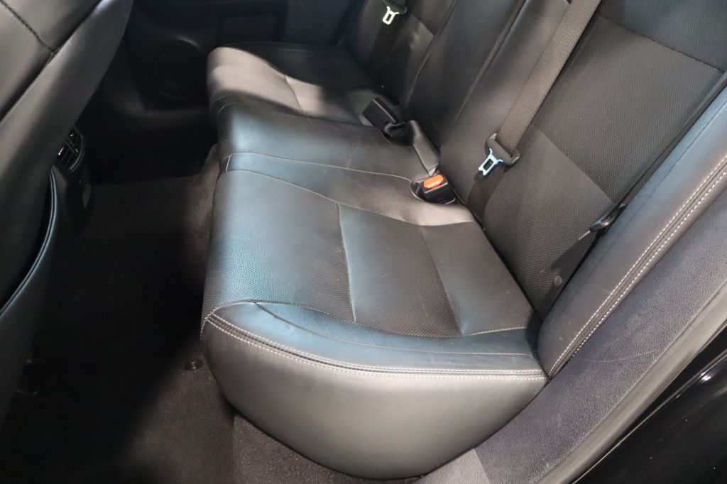 Photo 23 of this LEXUS GS