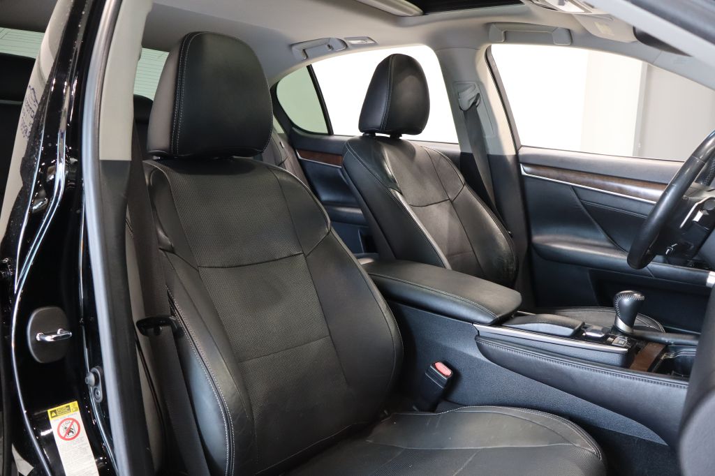 Photo 27 of this LEXUS GS
