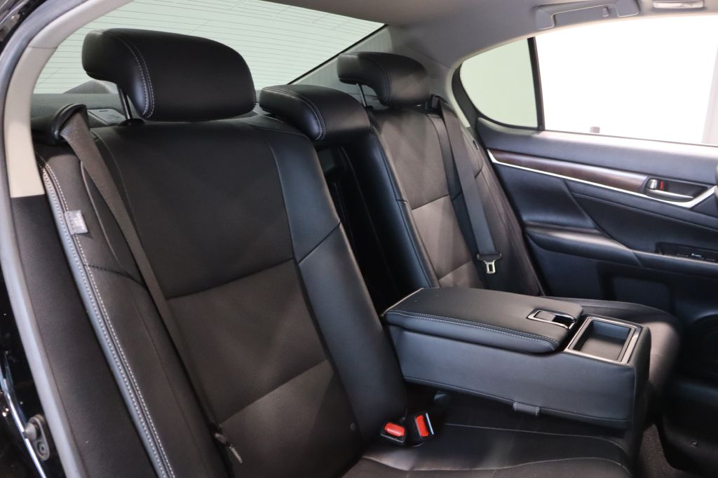 Photo 29 of this LEXUS GS
