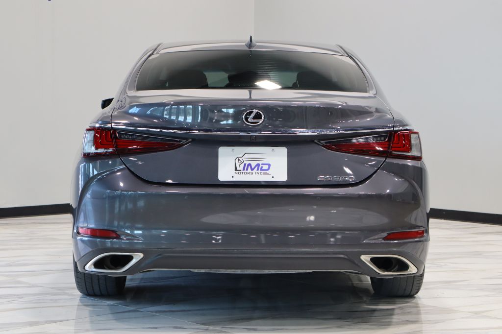 Photo 7 of this LEXUS ES