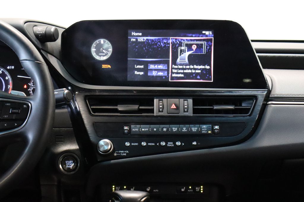 Photo 14 of this LEXUS ES