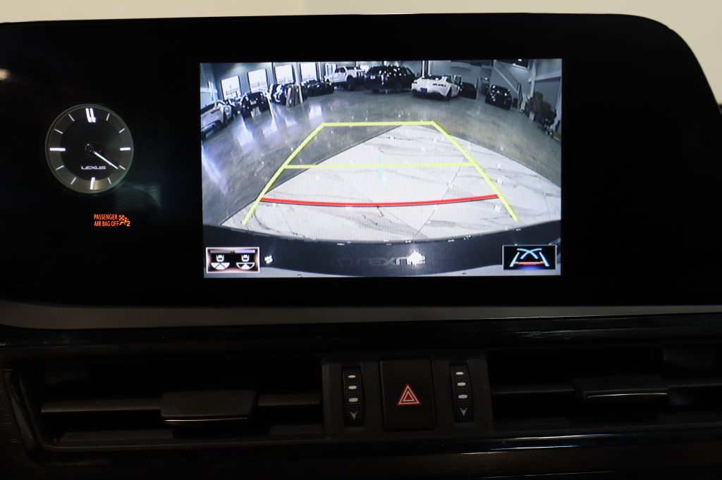 Photo 21 of this LEXUS ES