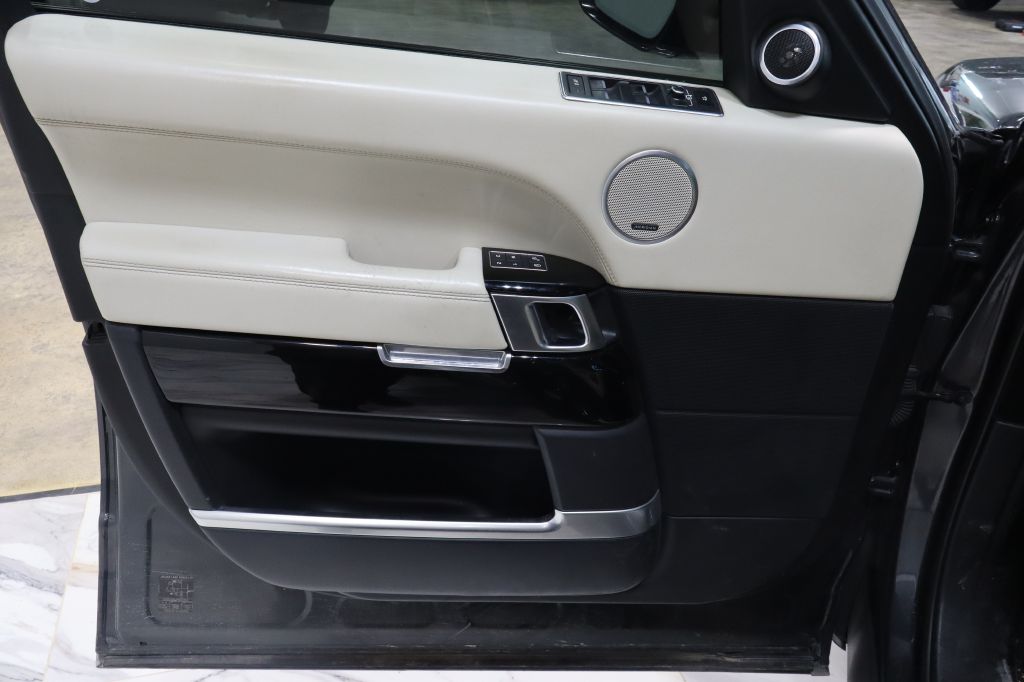 Photo 15 of this LAND ROVER RANGE ROVER