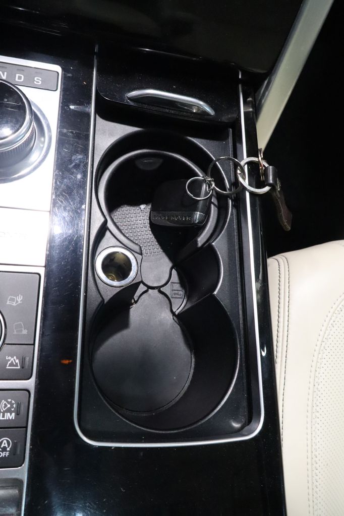 Photo 32 of this LAND ROVER RANGE ROVER