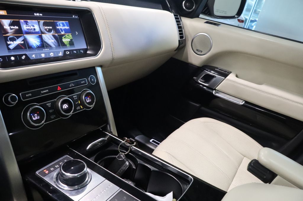Photo 41 of this LAND ROVER RANGE ROVER