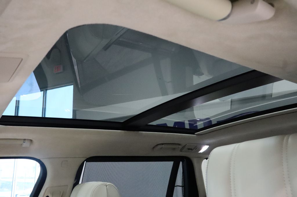 Photo 42 of this LAND ROVER RANGE ROVER
