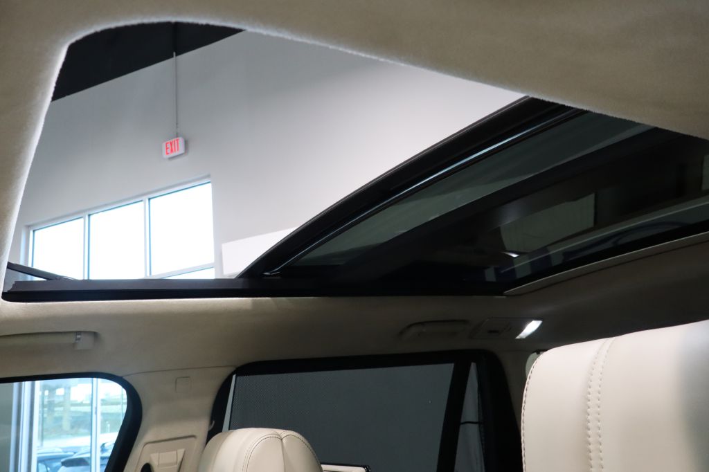 Photo 43 of this LAND ROVER RANGE ROVER