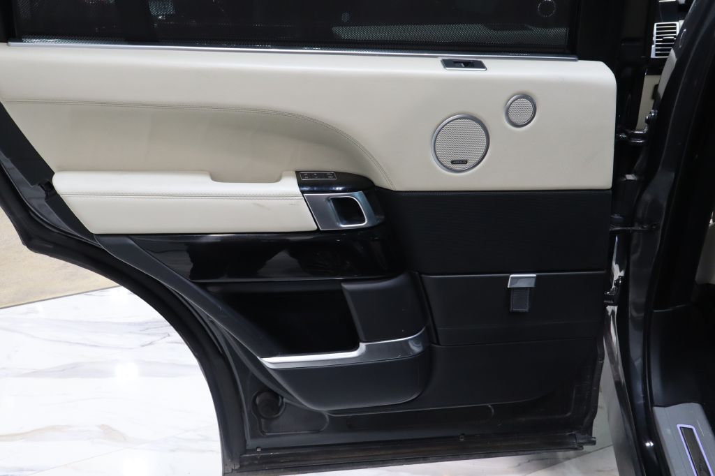 Photo 45 of this LAND ROVER RANGE ROVER