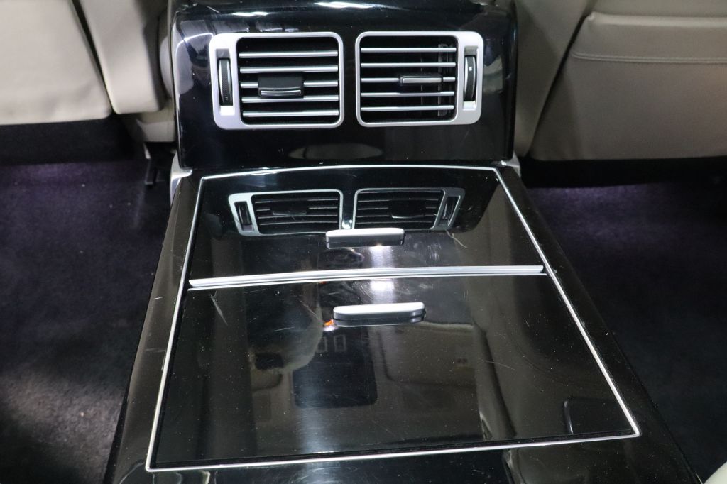 Photo 51 of this LAND ROVER RANGE ROVER
