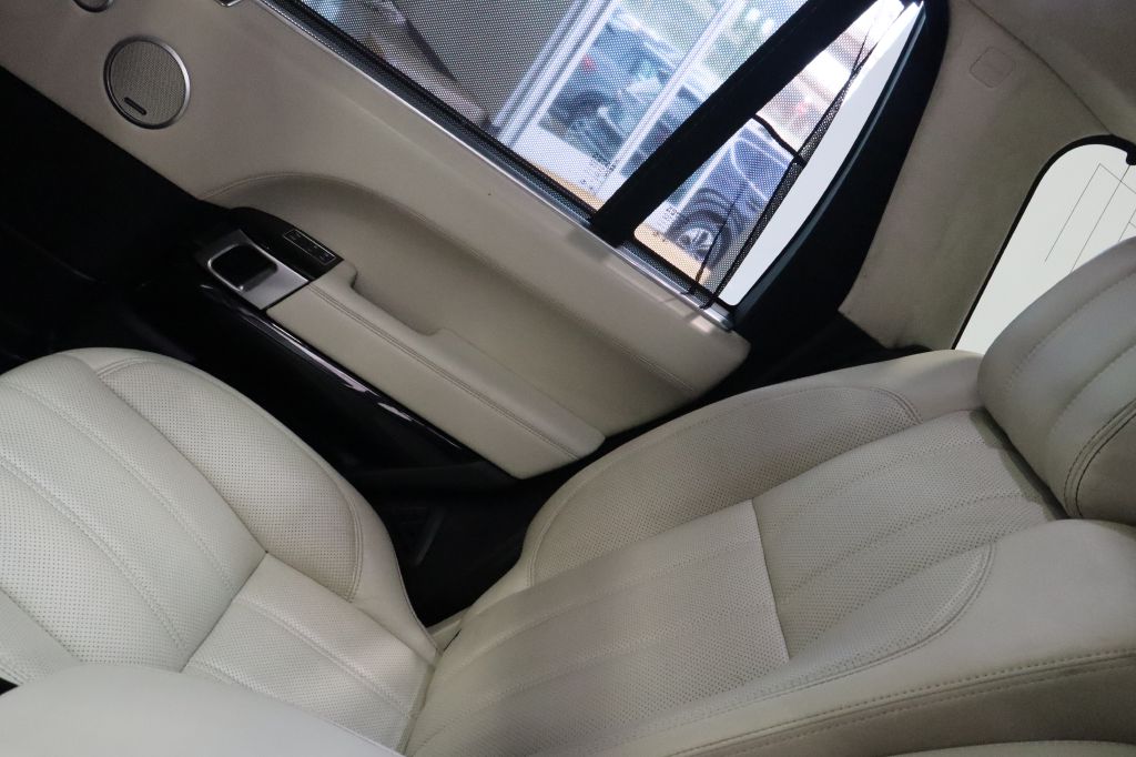 Photo 52 of this LAND ROVER RANGE ROVER