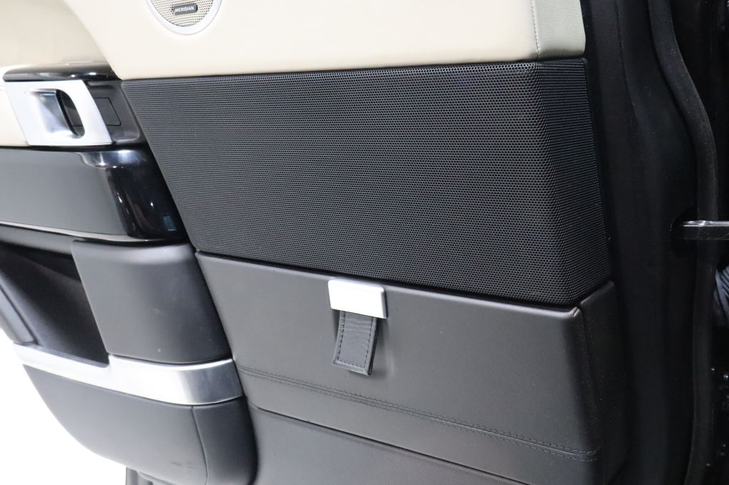 Photo 54 of this LAND ROVER RANGE ROVER