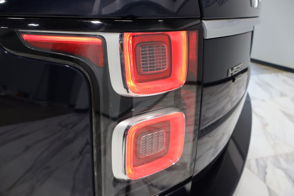 Photo 20 of this LAND ROVER RANGE ROVER