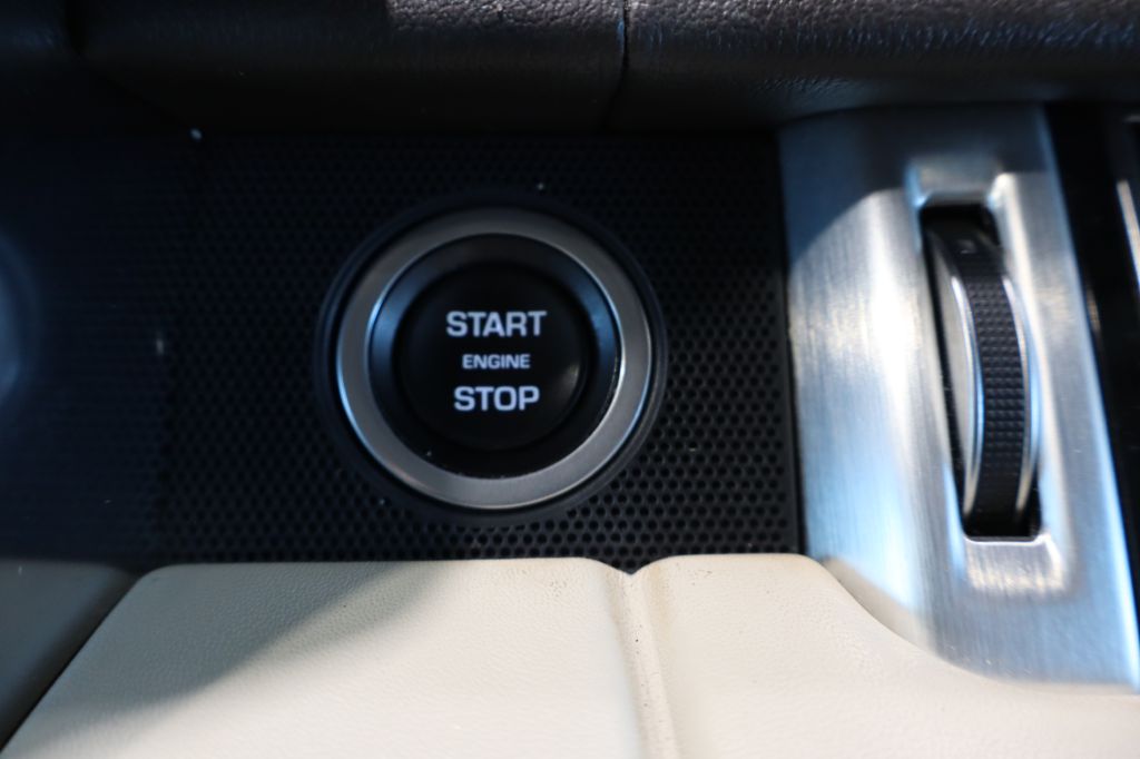 Photo 44 of this LAND ROVER RANGE ROVER