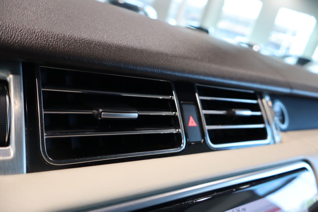 Photo 45 of this LAND ROVER RANGE ROVER