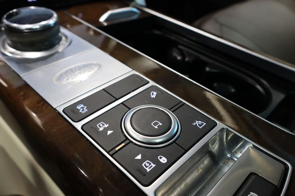 Photo 48 of this LAND ROVER RANGE ROVER