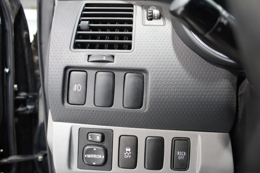 Photo 11 of this TOYOTA TACOMA