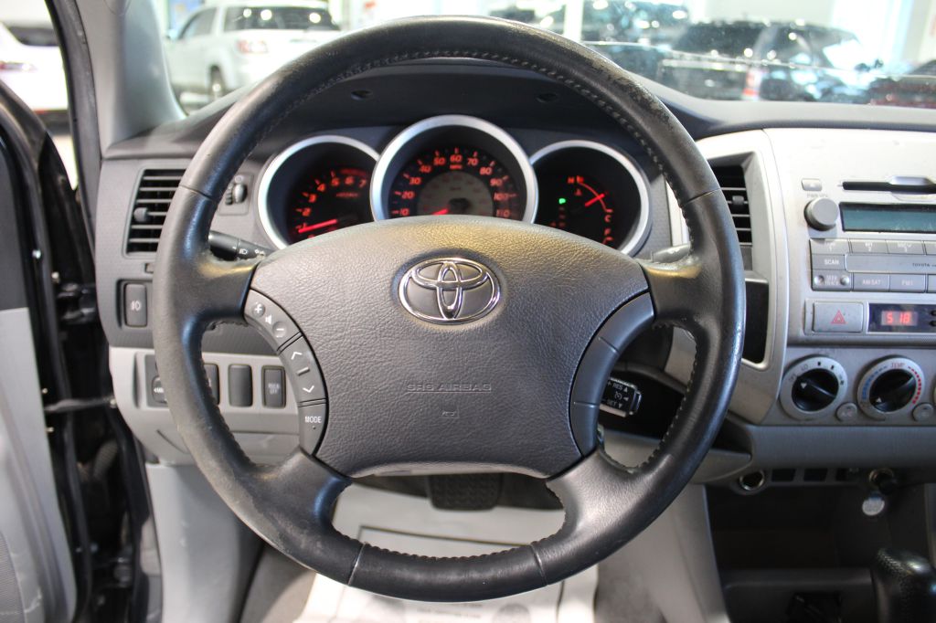 Photo 13 of this TOYOTA TACOMA