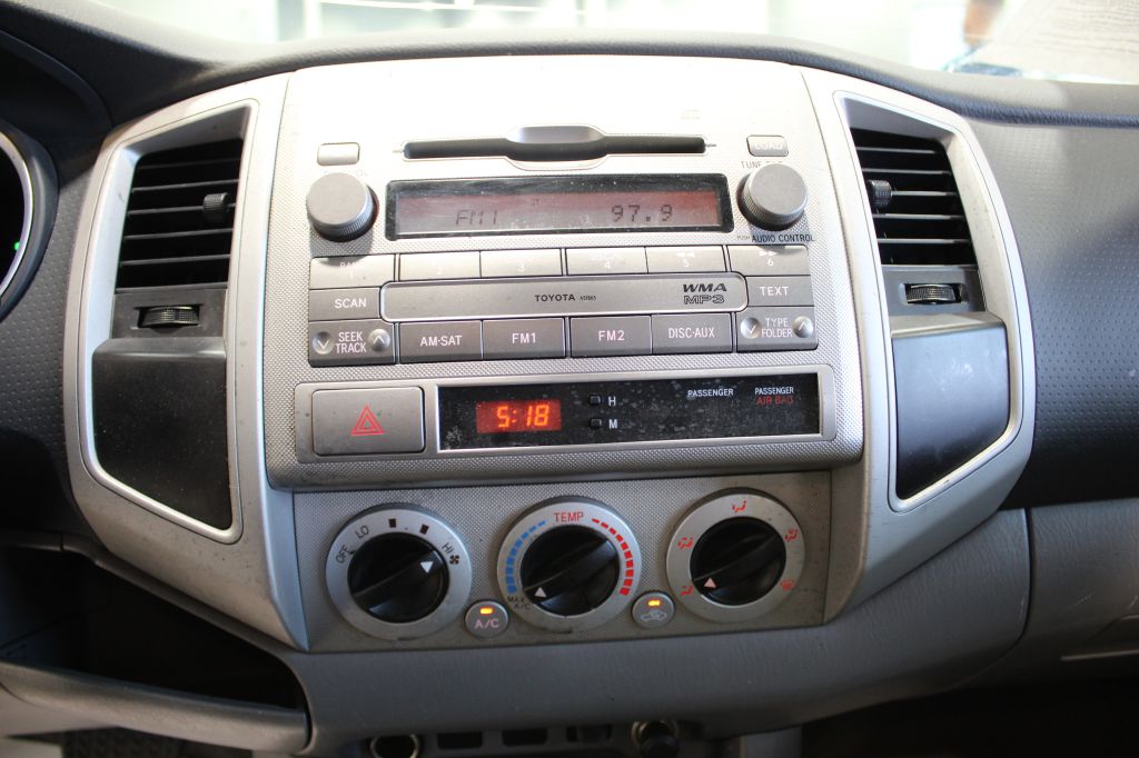 Photo 16 of this TOYOTA TACOMA