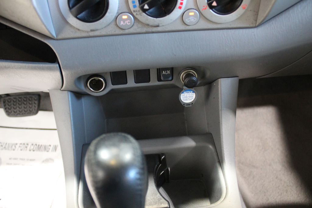 Photo 17 of this TOYOTA TACOMA