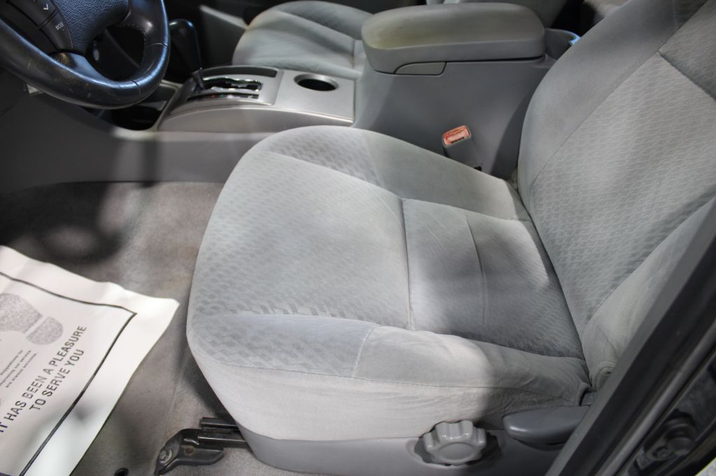 Photo 20 of this TOYOTA TACOMA