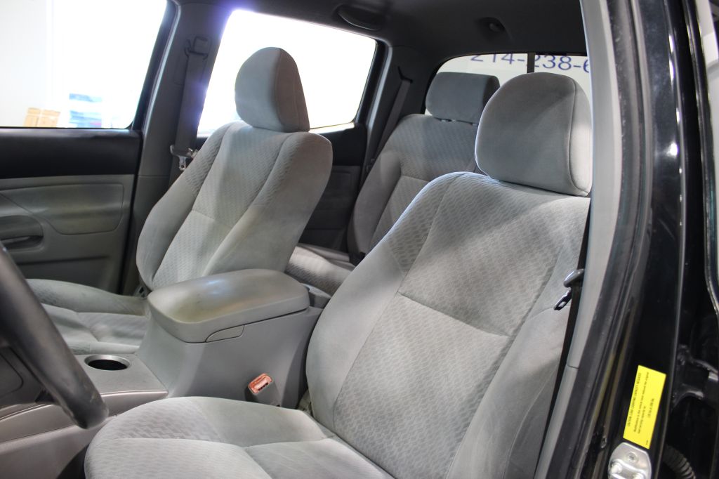 Photo 21 of this TOYOTA TACOMA