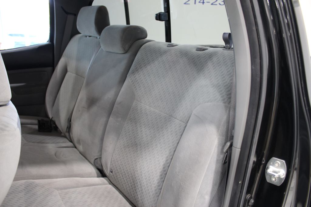 Photo 24 of this TOYOTA TACOMA