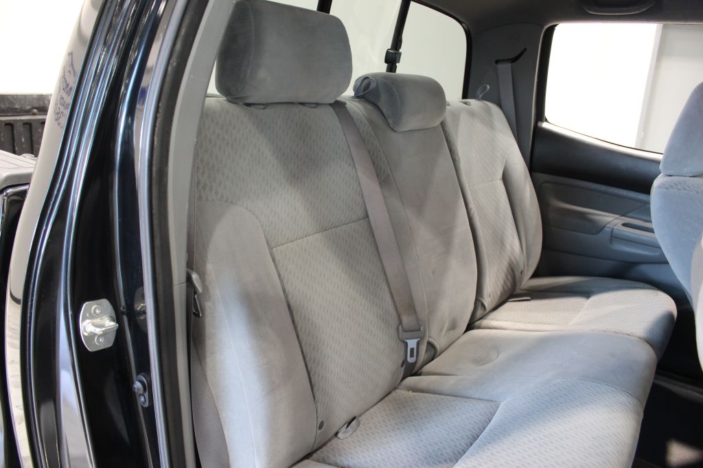 Photo 27 of this TOYOTA TACOMA
