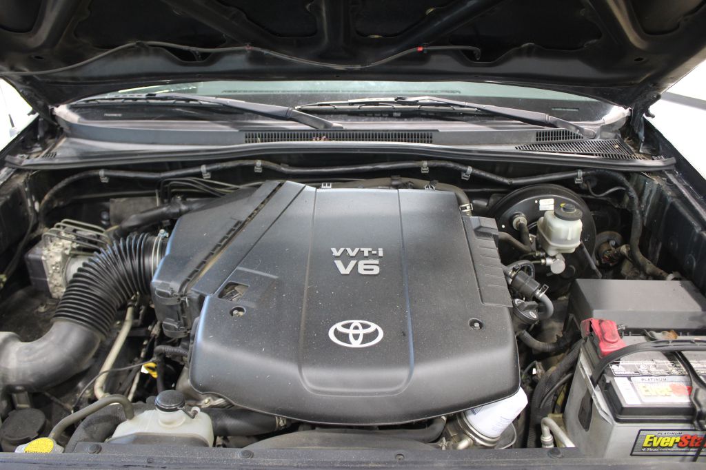 Photo 35 of this TOYOTA TACOMA