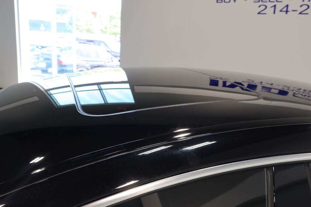 Photo 11 of this MERCEDES-BENZ CLS