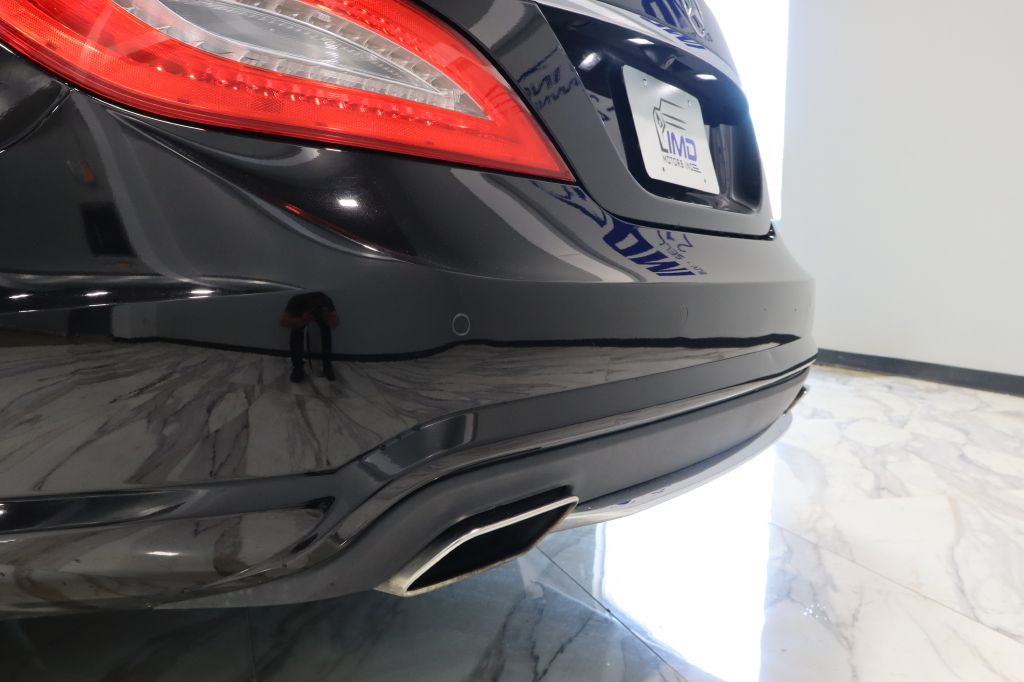 Photo 18 of this MERCEDES-BENZ CLS