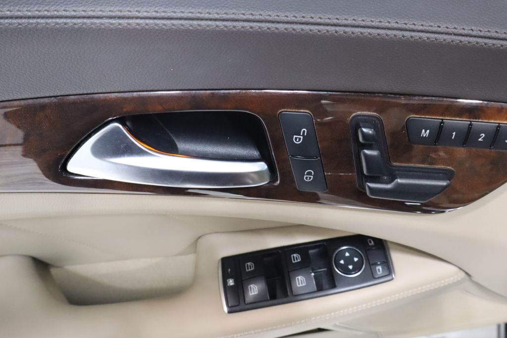 Photo 21 of this MERCEDES-BENZ CLS