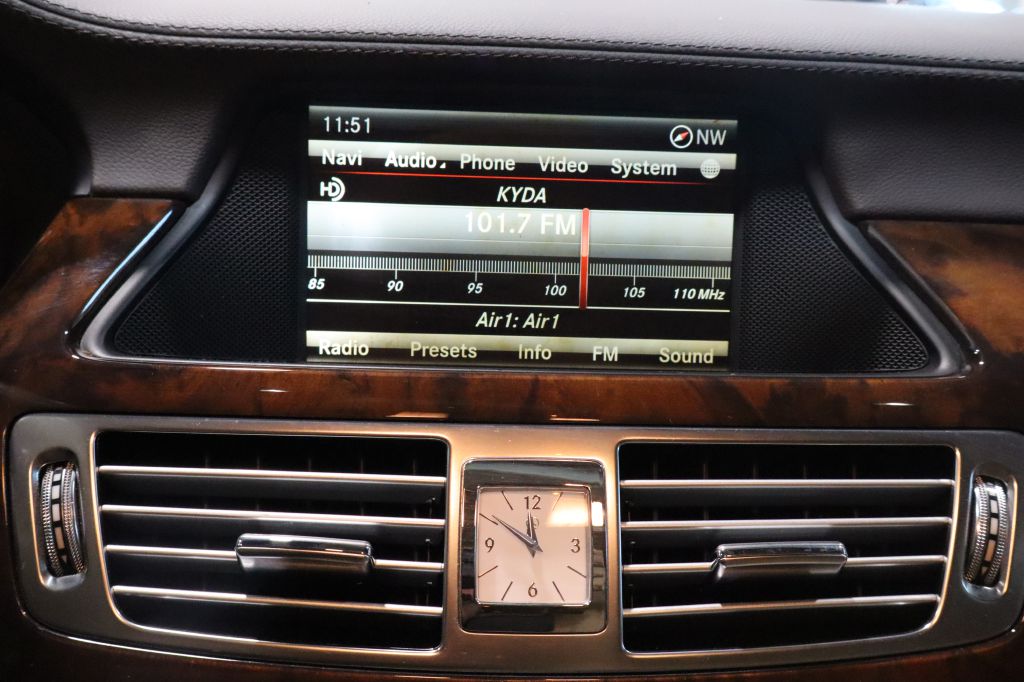 Photo 37 of this MERCEDES-BENZ CLS
