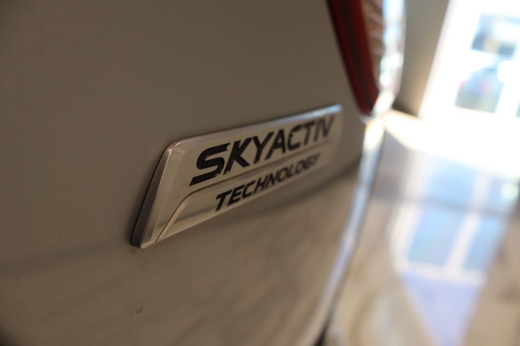 Photo 17 of this MAZDA CX-5