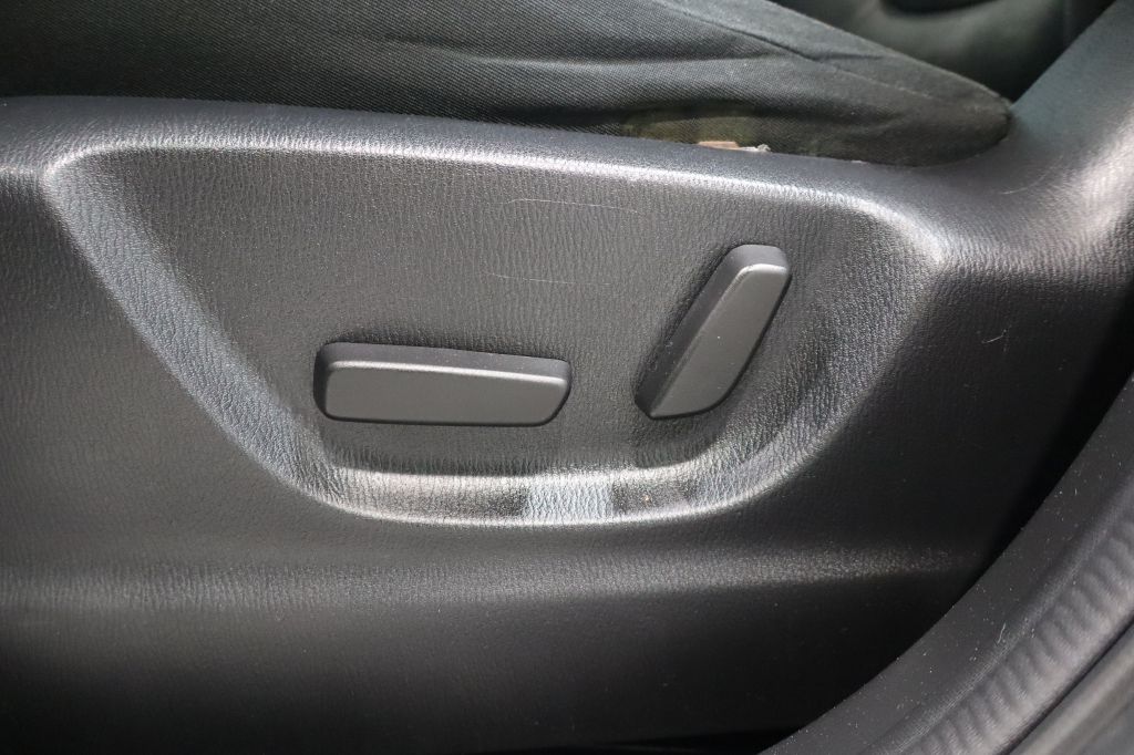Photo 25 of this MAZDA CX-5