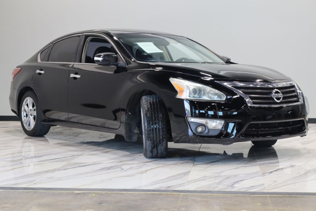 Photo 4 of this NISSAN ALTIMA