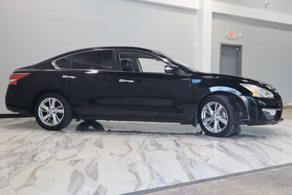 Photo 5 of this NISSAN ALTIMA