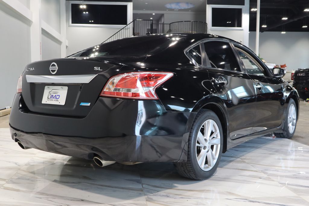 Photo 6 of this NISSAN ALTIMA