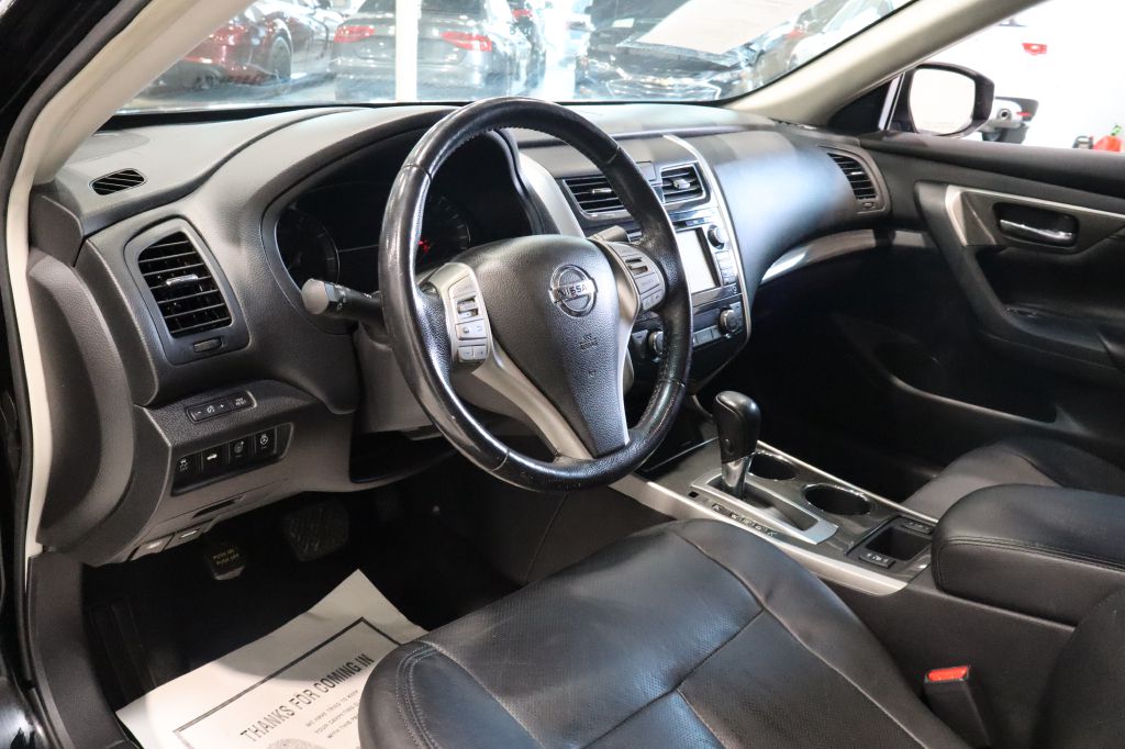 Photo 12 of this NISSAN ALTIMA