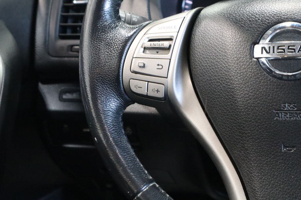 Photo 17 of this NISSAN ALTIMA