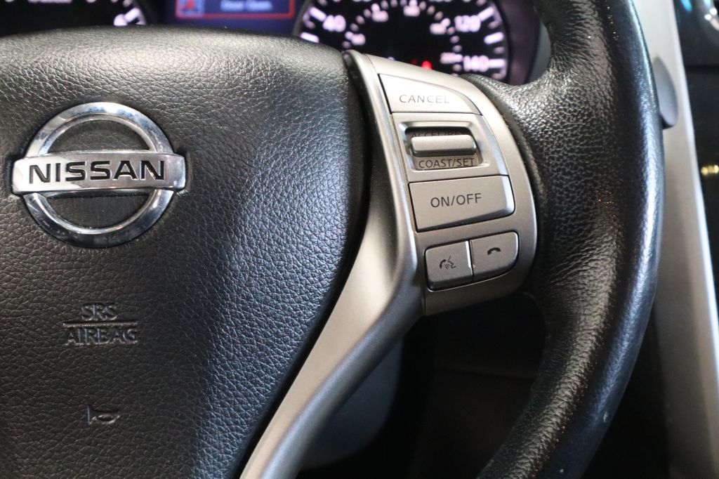 Photo 18 of this NISSAN ALTIMA