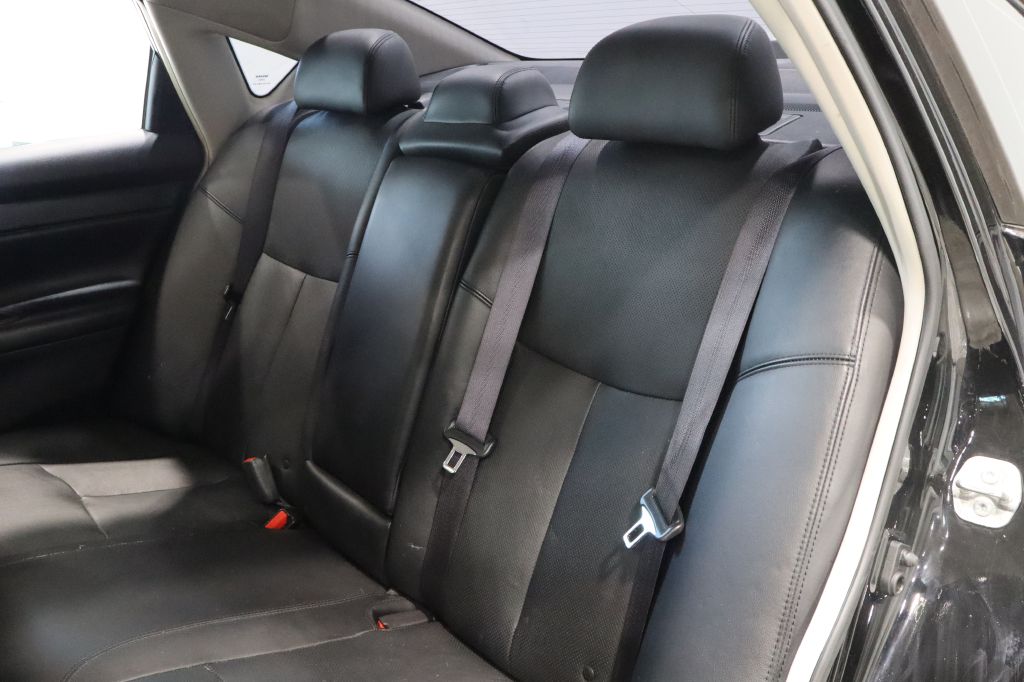 Photo 25 of this NISSAN ALTIMA