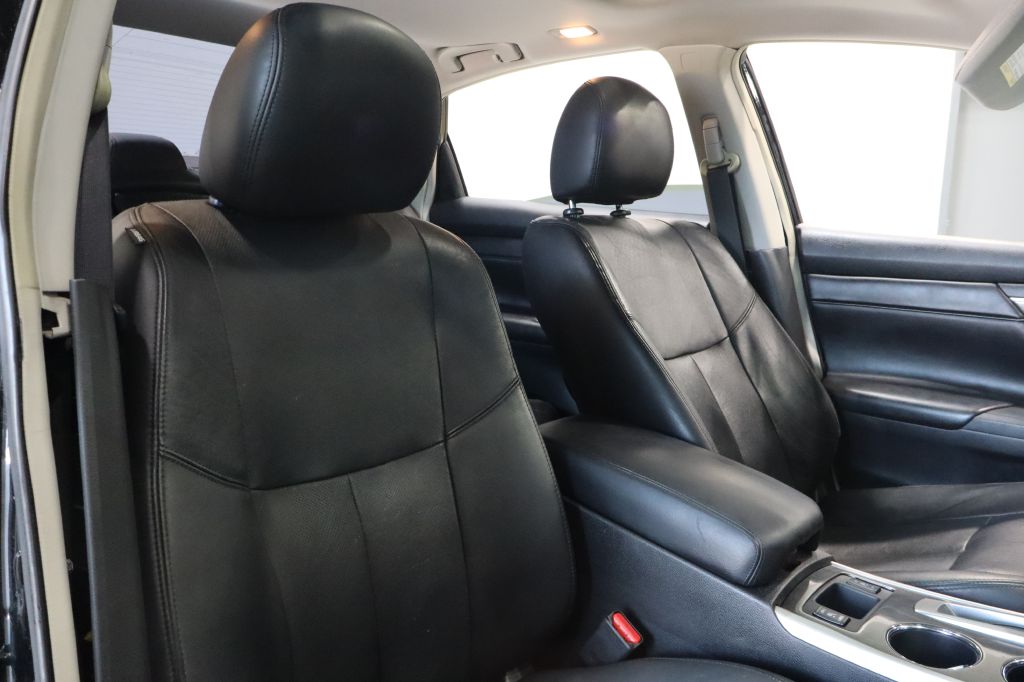 Photo 28 of this NISSAN ALTIMA