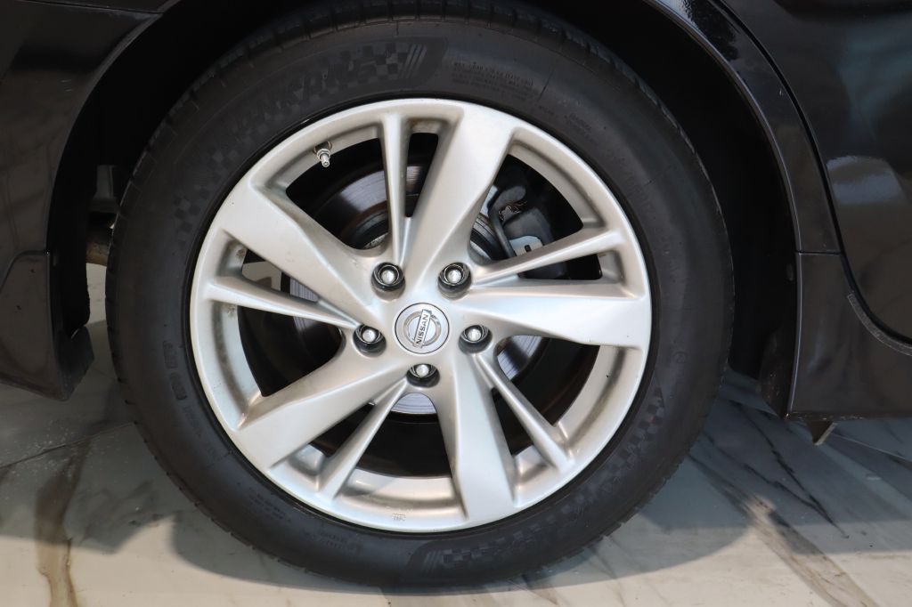 Photo 32 of this NISSAN ALTIMA