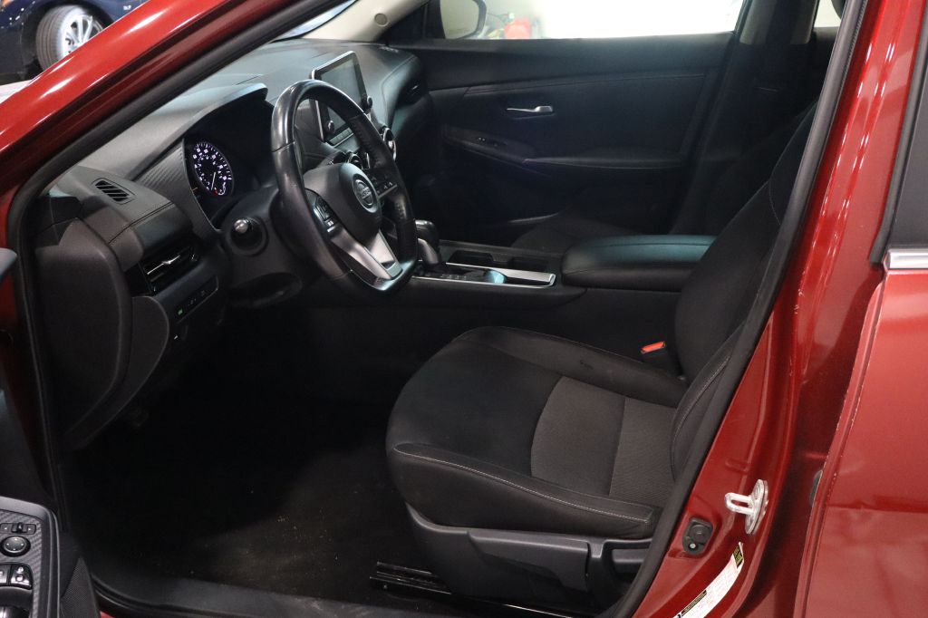 Photo 12 of this NISSAN SENTRA