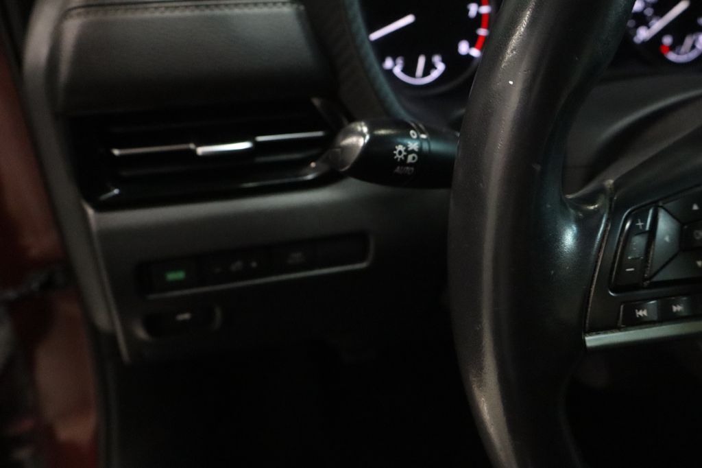 Photo 14 of this NISSAN SENTRA